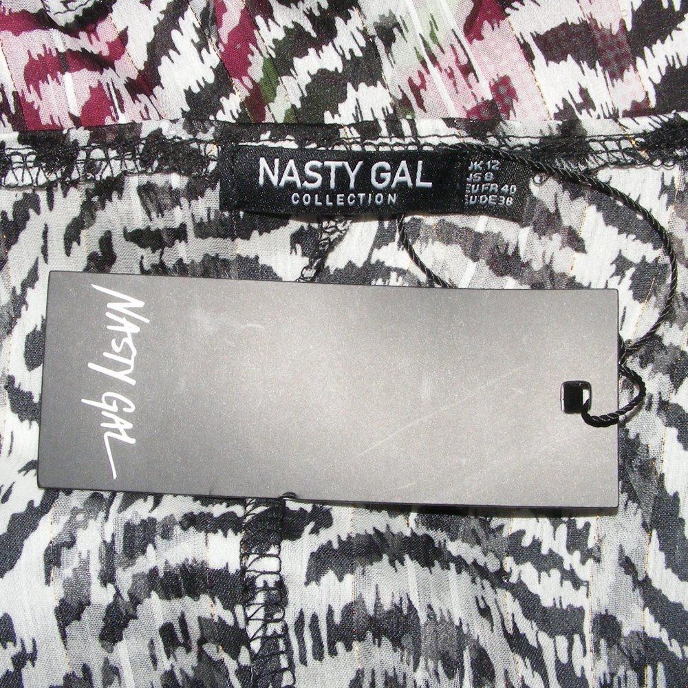 new NASTY GAL Top, 8, Zebra print, Long Sleeves, Tie front - Picture 7 of 12